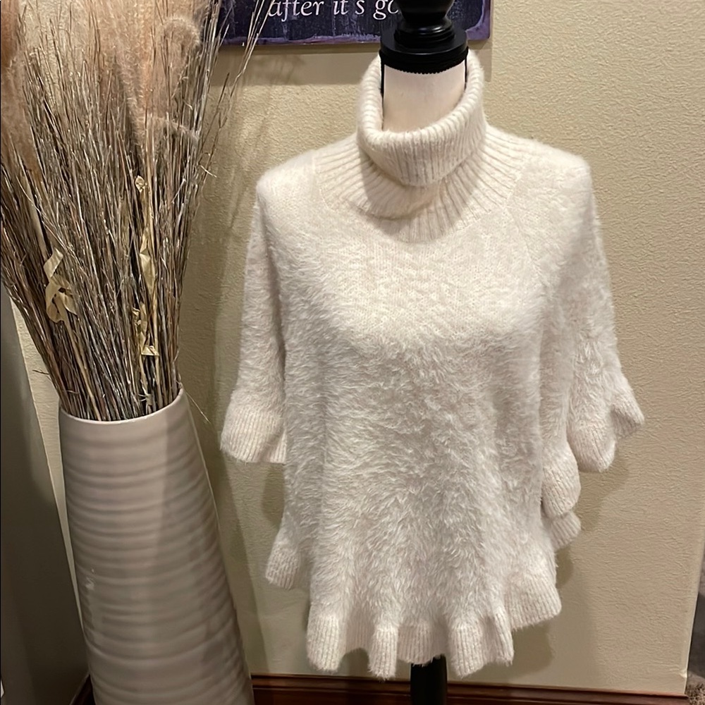 ANTHROPOLOGIE AKEMI + KIN Falling Snow Ivory Eyelash Sweater Poncho One Size - Picture 5 of 11